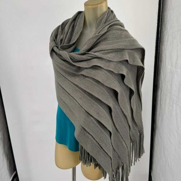 Soma Intimates Fringe Shawl Wrap Scarf Gray tiered 28 X 80 - Picture 12 of 14